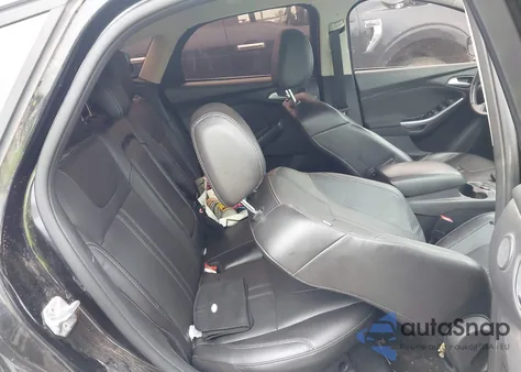 2014 Ford Focus Titanium из США, поврежденный, VIN 1FADP3N28EL205151